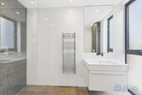 En-suite To Bedroom Three