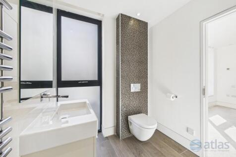 En-suite To Bedroom Three