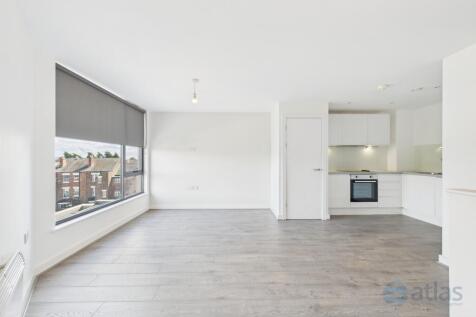 Living/Kitchen Area