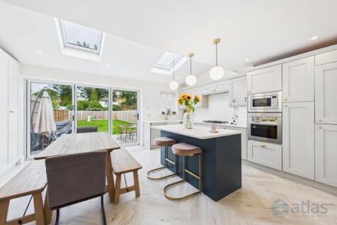 Kitchen/Dining Area