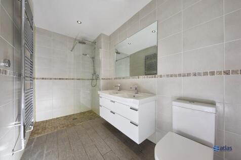 En-suite To Bedroom 1