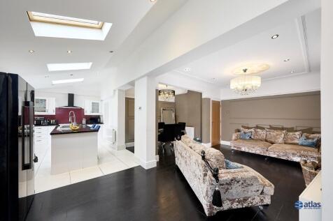 Living /Dining /Kitchen Area