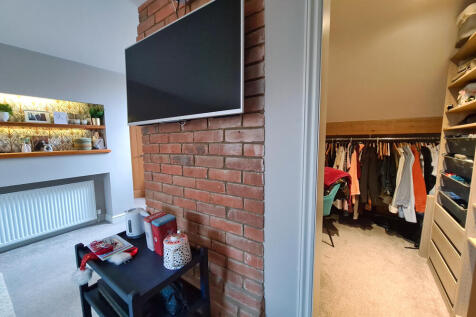 DRESSING ROOM