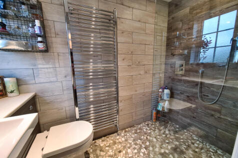 EN-SUITE WET ROOM