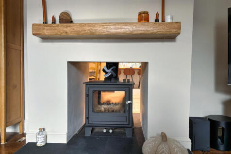 DUAL SIDED FIREPLACE