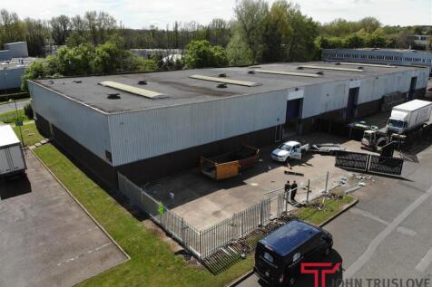 6 Lakeside Industrial Estate4.jpg