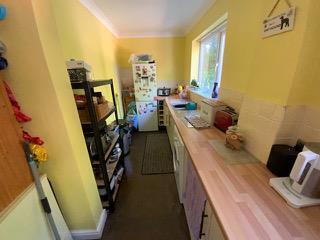 08 Kitchen.jpeg