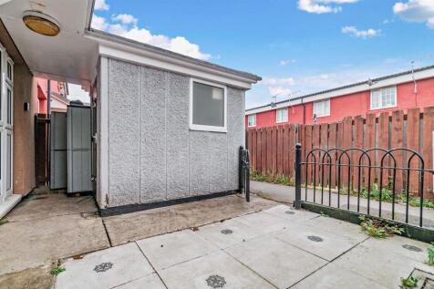 8647900-exterior06-800.jpg