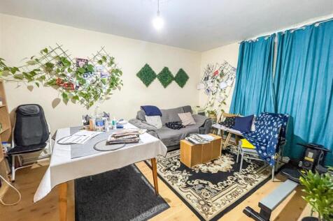 27-05-2025__00-20-30_Living_Room1.TzvH4.jpg
