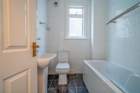 Flat 2 Bathroom