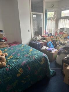 BEDROOM.jpg