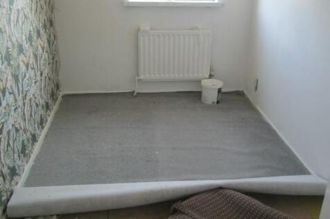MIDDLE BEDROOM 3.jpg