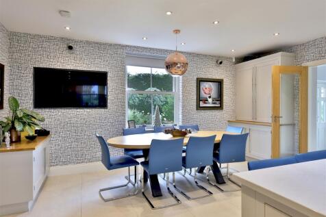 KITCHEN FIVE