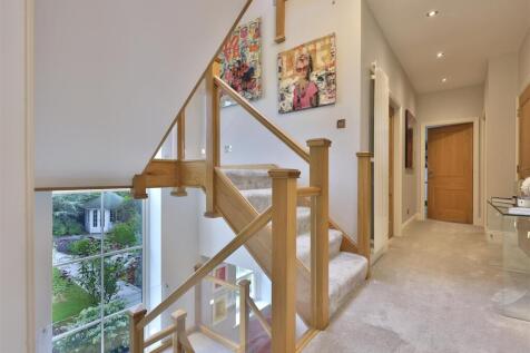 FIRST FLOOR STAIRS