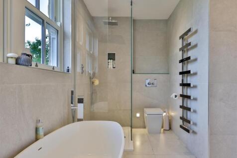 MASTER ENSUITE