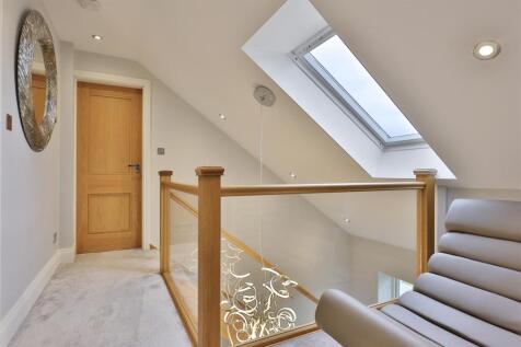 TOP FLOOR LANDING