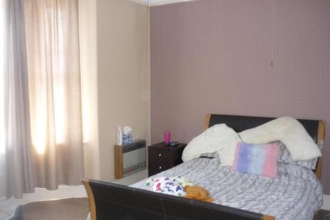 Bedroom 1.JPG