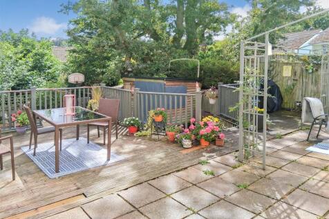 30-08-2025__09-37-39_Rear_Garden__2_.mZUfu.jpg