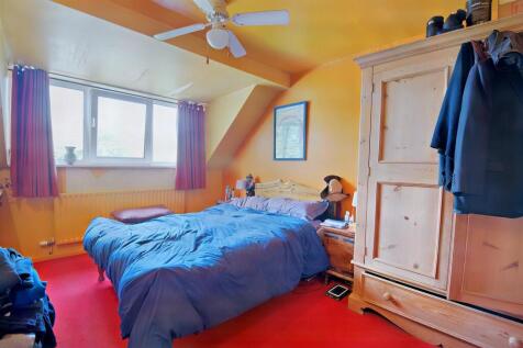 8565392-interior21-800.JPG