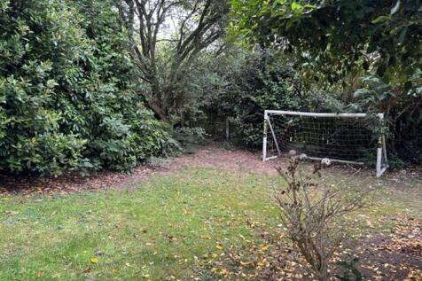REAR GARDEN.jpg