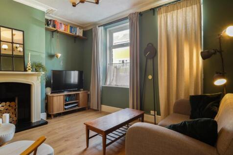 21ChurchillRd-21.jpg