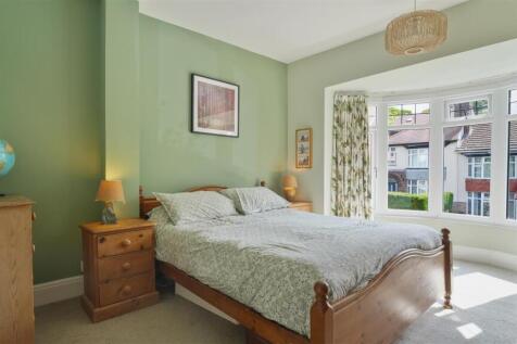 40LydgateHallCres-14.jpg