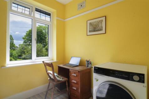40LydgateHallCres-17.jpg