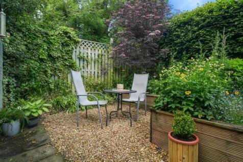 40LydgateHallCres-25.jpg
