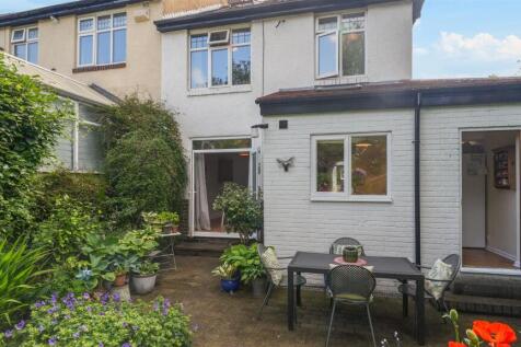 40LydgateHallCres-27.jpg