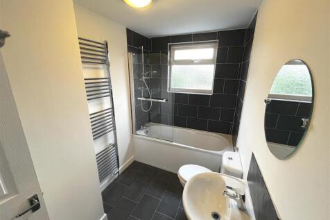Bathroom.JPG