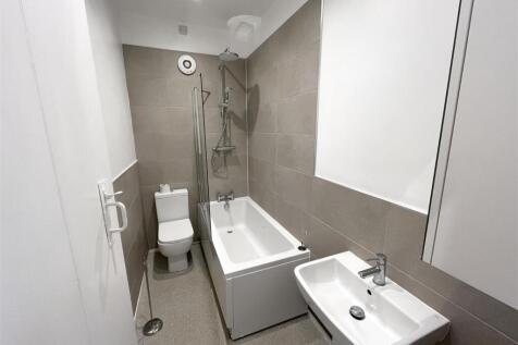 Bathroom.JPG