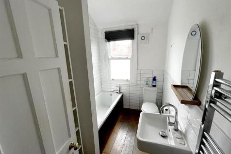 Bathroom.JPG