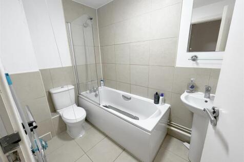 Bathroom.JPG