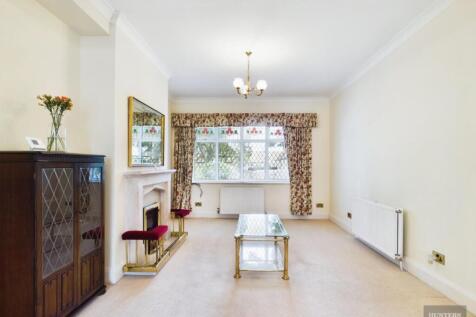 Living Room / Dining Room