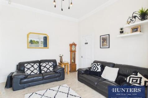 Reception/Bedroom 1