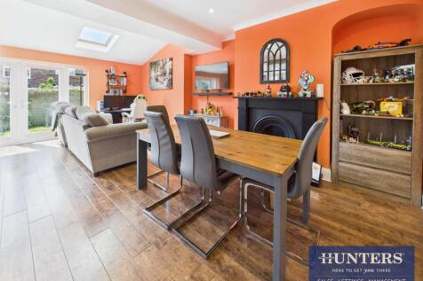 Kitchen / Dining / Living Area