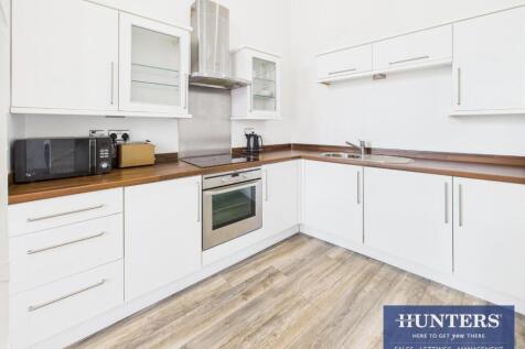 Kitchen / Living Area