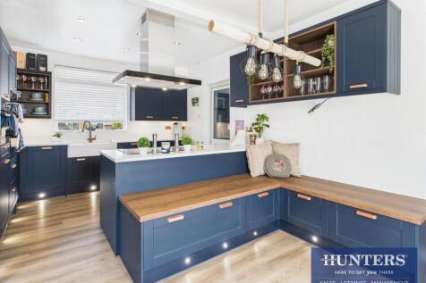Kitchen/Living Area