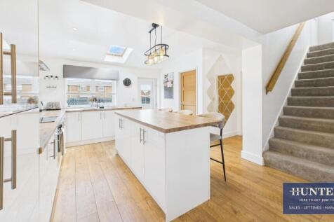 Kitchen /Dining room