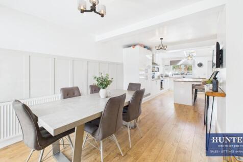 Kitchen /Dining room