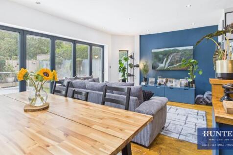 Kitchen/Living Area