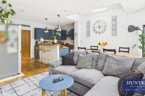 Kitchen/Living Area
