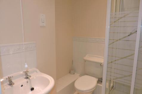 En-suite to Bedroom 2