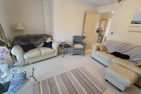 Bedroom 2/ 2nd Reception room