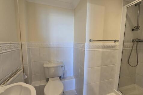En-suite bathroom