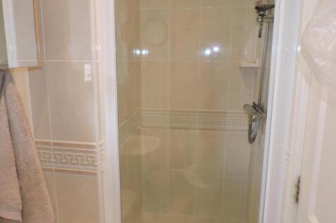 En-suite Shower