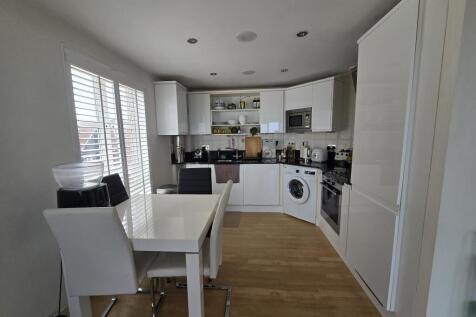 Kitchen/Dining Area