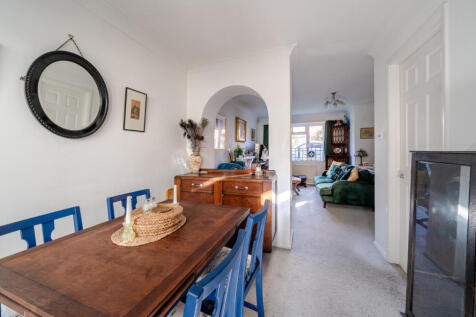 1369709-6-6900979...