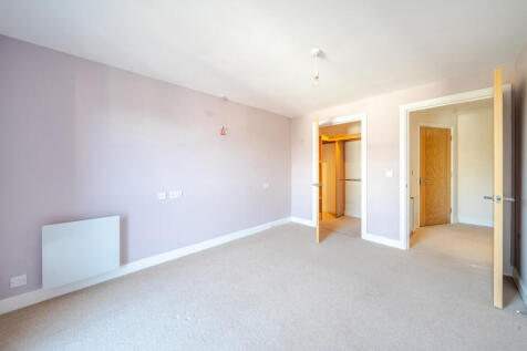 1371261-12-6900d3...