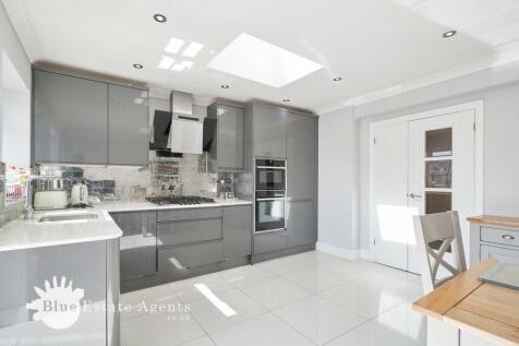 Kitchen &amp; Diner